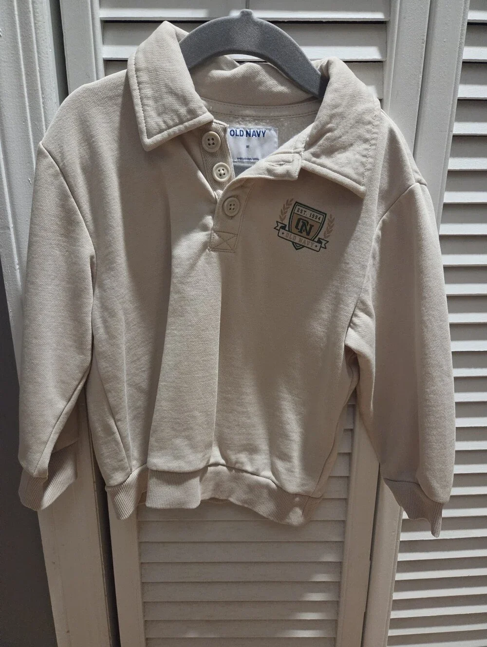 Old Navy Cream Kids Button-Neck Pullover with Crest / Size 3t